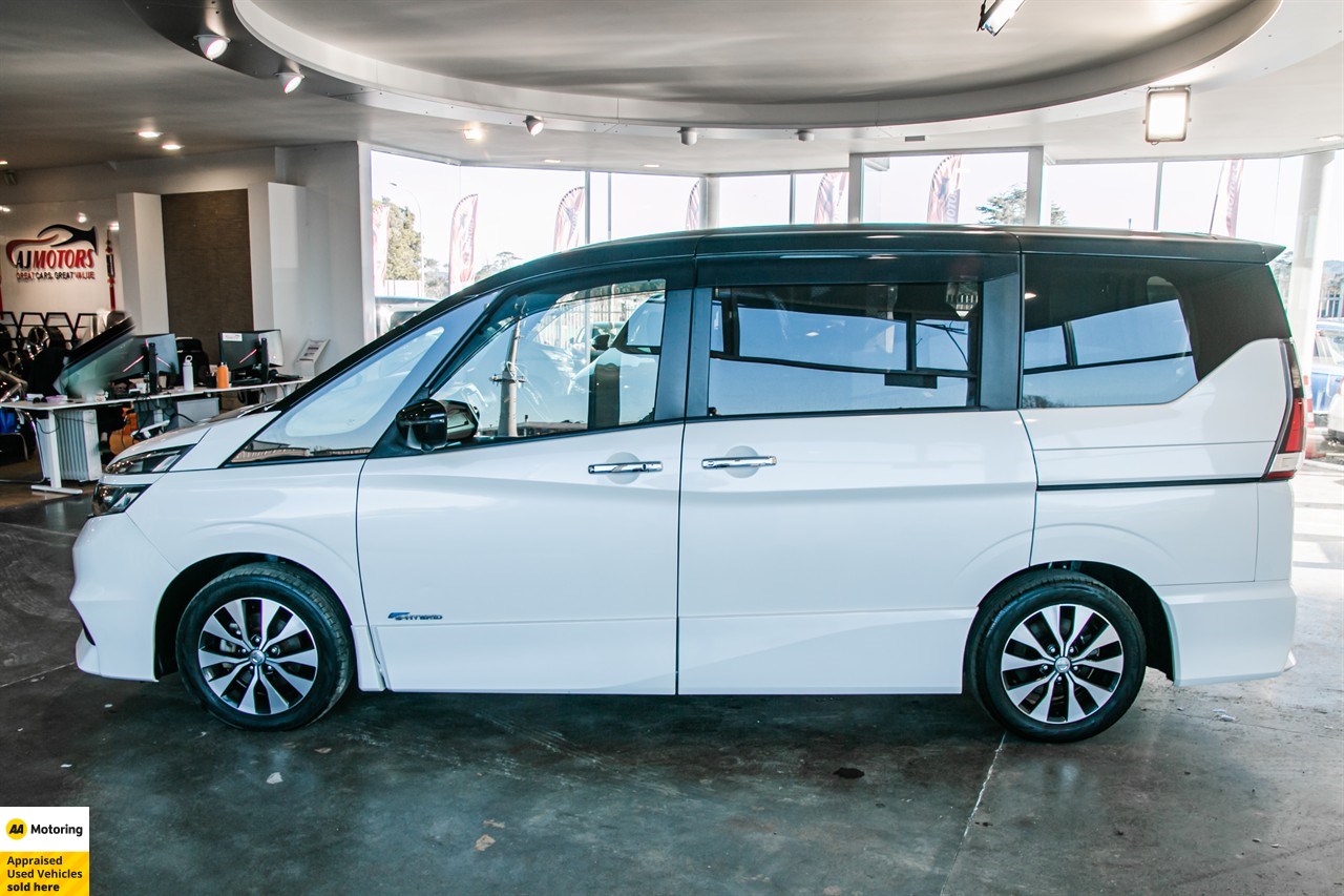 2017 Nissan Serena