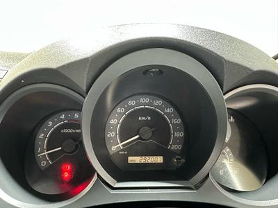 2005 Toyota Hilux - Thumbnail