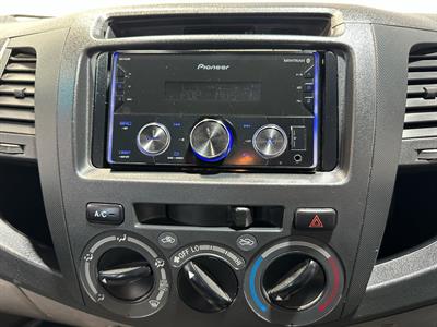 2005 Toyota Hilux - Thumbnail