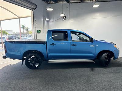 2005 Toyota Hilux - Thumbnail
