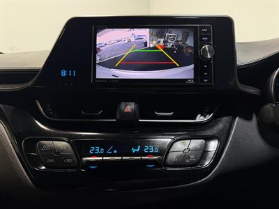 2017 Toyota C-HR - Thumbnail