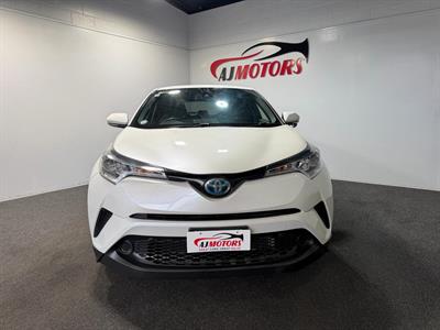 2017 Toyota C-HR - Thumbnail