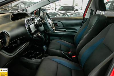 2017 Toyota Aqua - Thumbnail