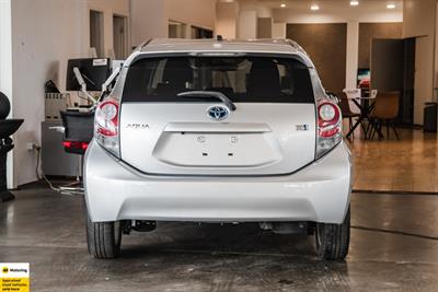 2013 Toyota Aqua - Thumbnail