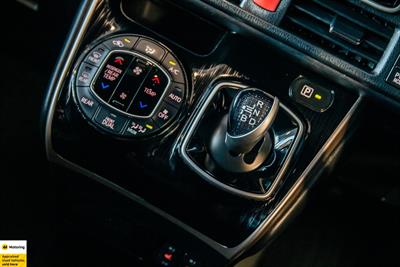 2016 Toyota Esquire - Thumbnail