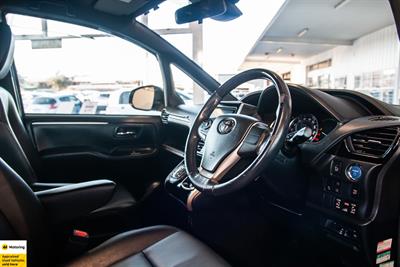 2016 Toyota Esquire - Thumbnail