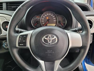 2013 Toyota Yaris - Thumbnail