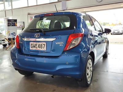 2013 Toyota Yaris - Thumbnail