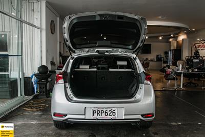 2017 Toyota Auris - Thumbnail