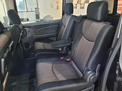 2016 Nissan Serena - Thumbnail