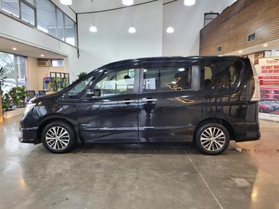 2016 Nissan Serena - Thumbnail