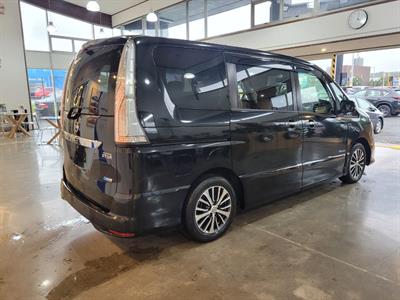 2016 Nissan Serena - Thumbnail