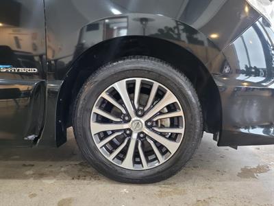 2016 Nissan Serena - Thumbnail