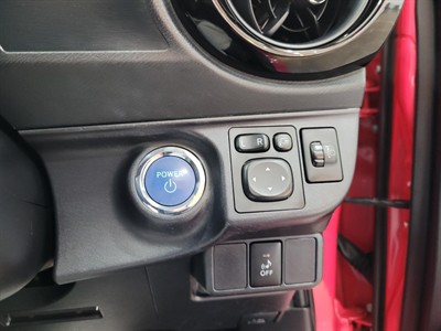 2015 Toyota Aqua - Thumbnail