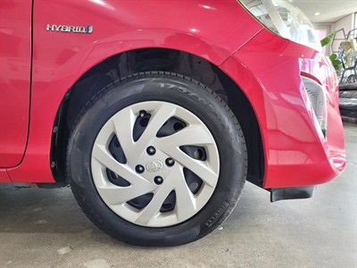 2015 Toyota Aqua - Thumbnail