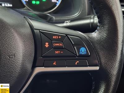 2018 Nissan Leaf - Thumbnail