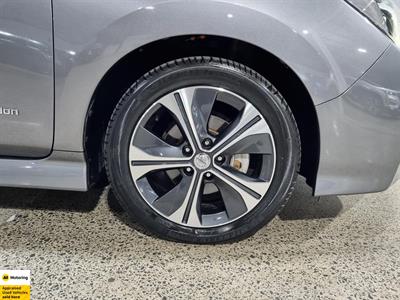 2018 Nissan Leaf - Thumbnail