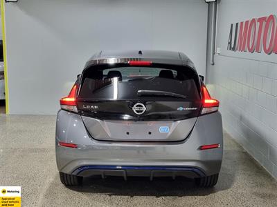 2018 Nissan Leaf - Thumbnail