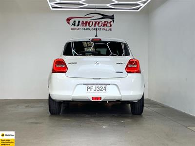 2022 Suzuki Swift - Thumbnail