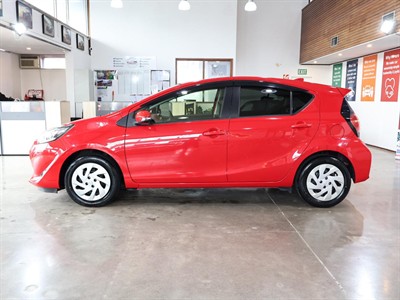 2017 Toyota Aqua - Thumbnail