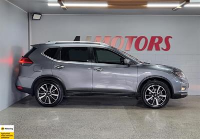 2020 Nissan X-Trail - Thumbnail
