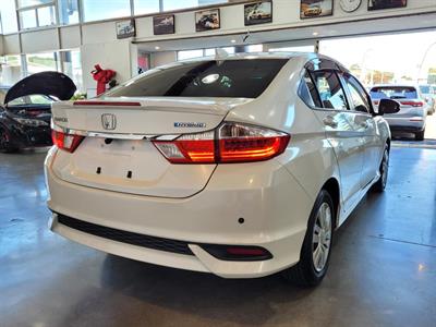 2019 Honda Grace - Thumbnail