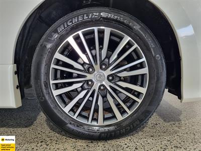 2016 Nissan Elgrand - Thumbnail