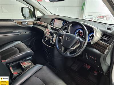 2016 Nissan Elgrand - Thumbnail