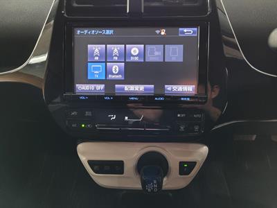 2016 Toyota Prius - Thumbnail