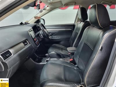 2013 Mitsubishi Outlander - Thumbnail