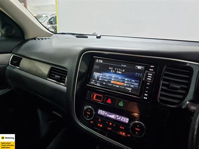 2013 Mitsubishi Outlander - Thumbnail