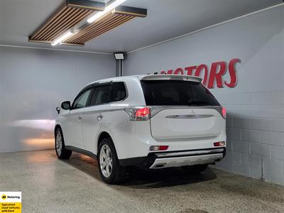 2013 Mitsubishi Outlander - Thumbnail