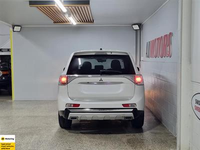 2013 Mitsubishi Outlander - Thumbnail