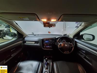 2013 Mitsubishi Outlander - Thumbnail