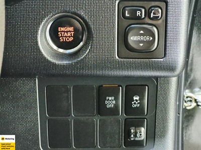 2013 Toyota Spade - Thumbnail