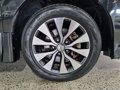 2016 Nissan Serena - Thumbnail