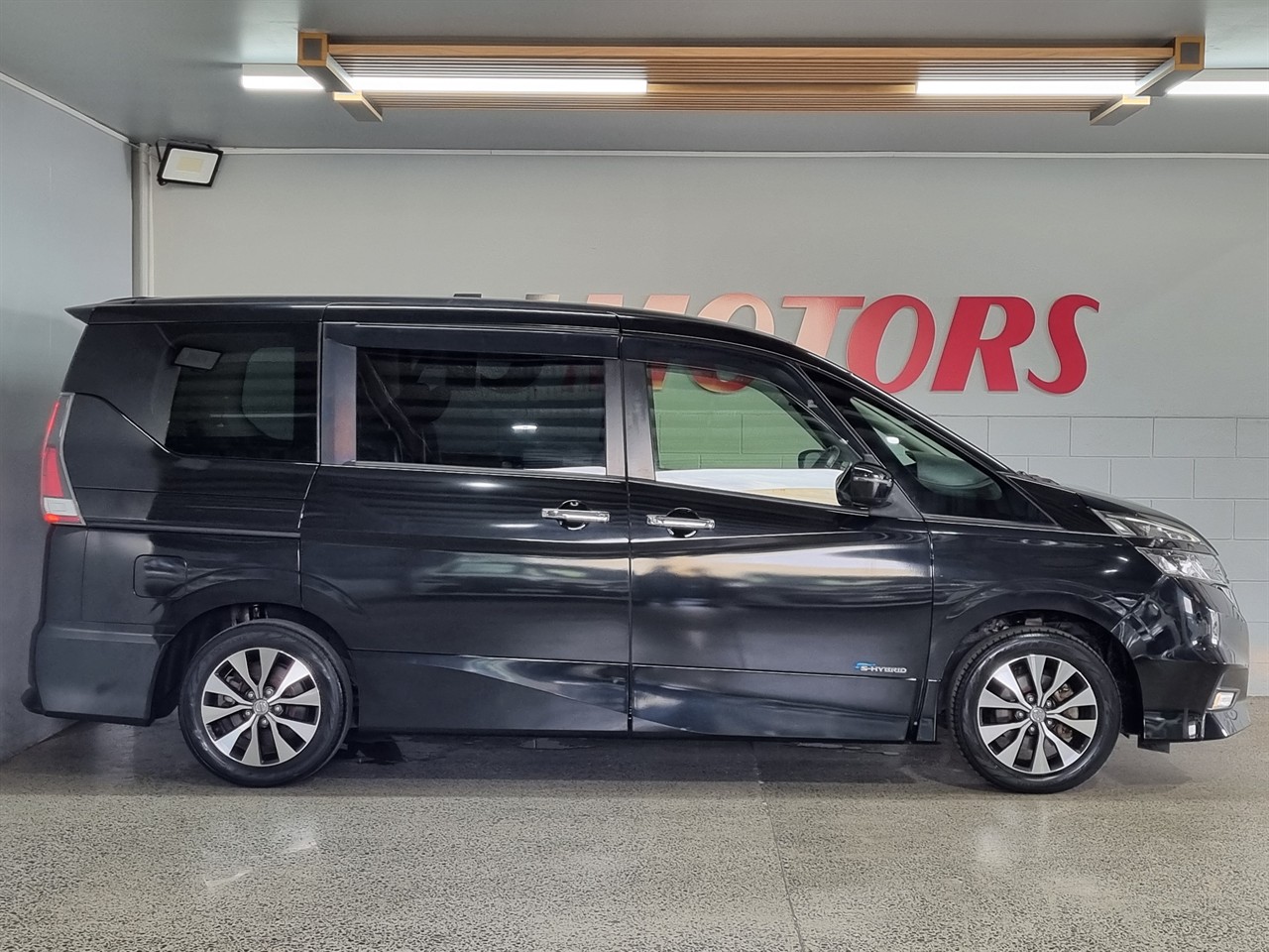 2016 Nissan Serena