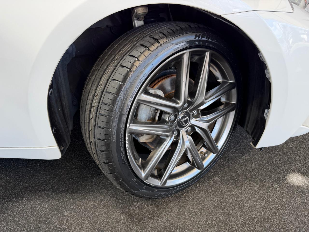 2014 Lexus IS 300h