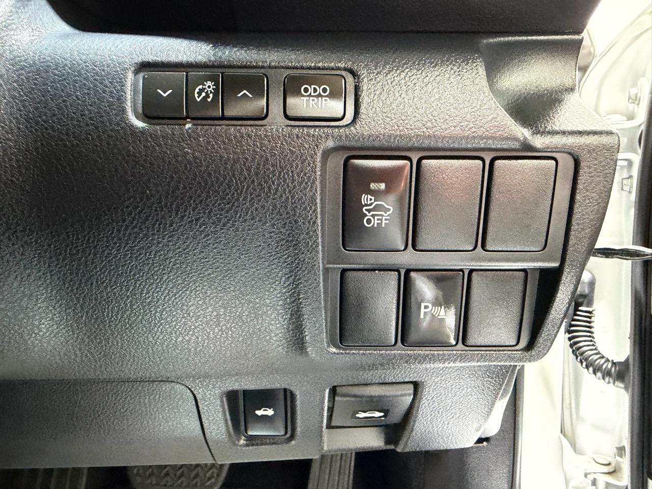 2014 Lexus IS 300h