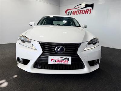 2014 Lexus IS 300h - Thumbnail