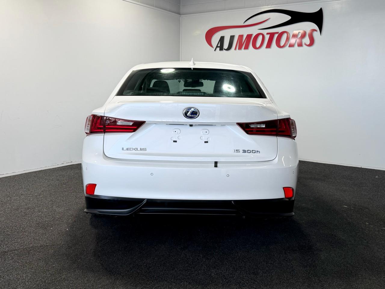 2014 Lexus IS 300h