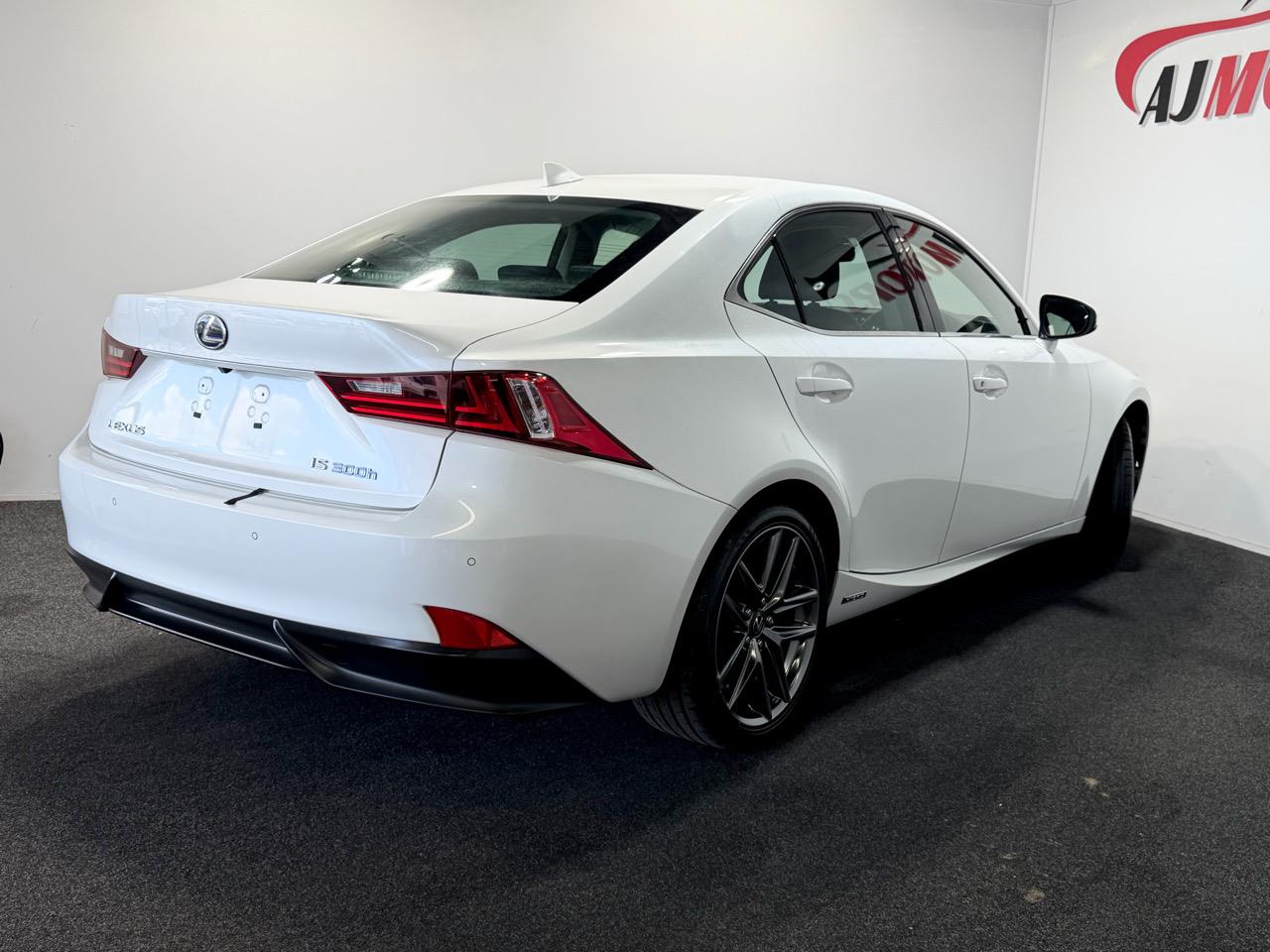 2014 Lexus IS 300h