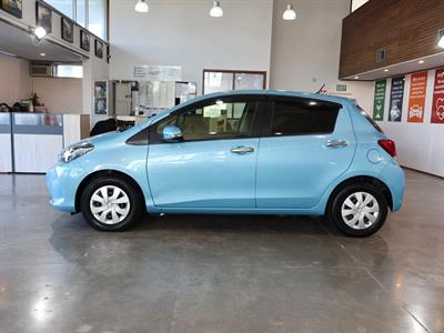 2016 Toyota Vitz - Thumbnail