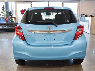 2016 Toyota Vitz - Thumbnail