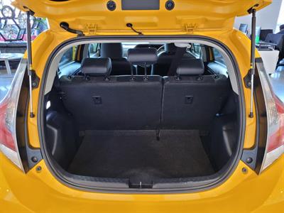 2014 Toyota Aqua - Thumbnail