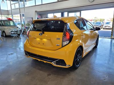 2014 Toyota Aqua - Thumbnail