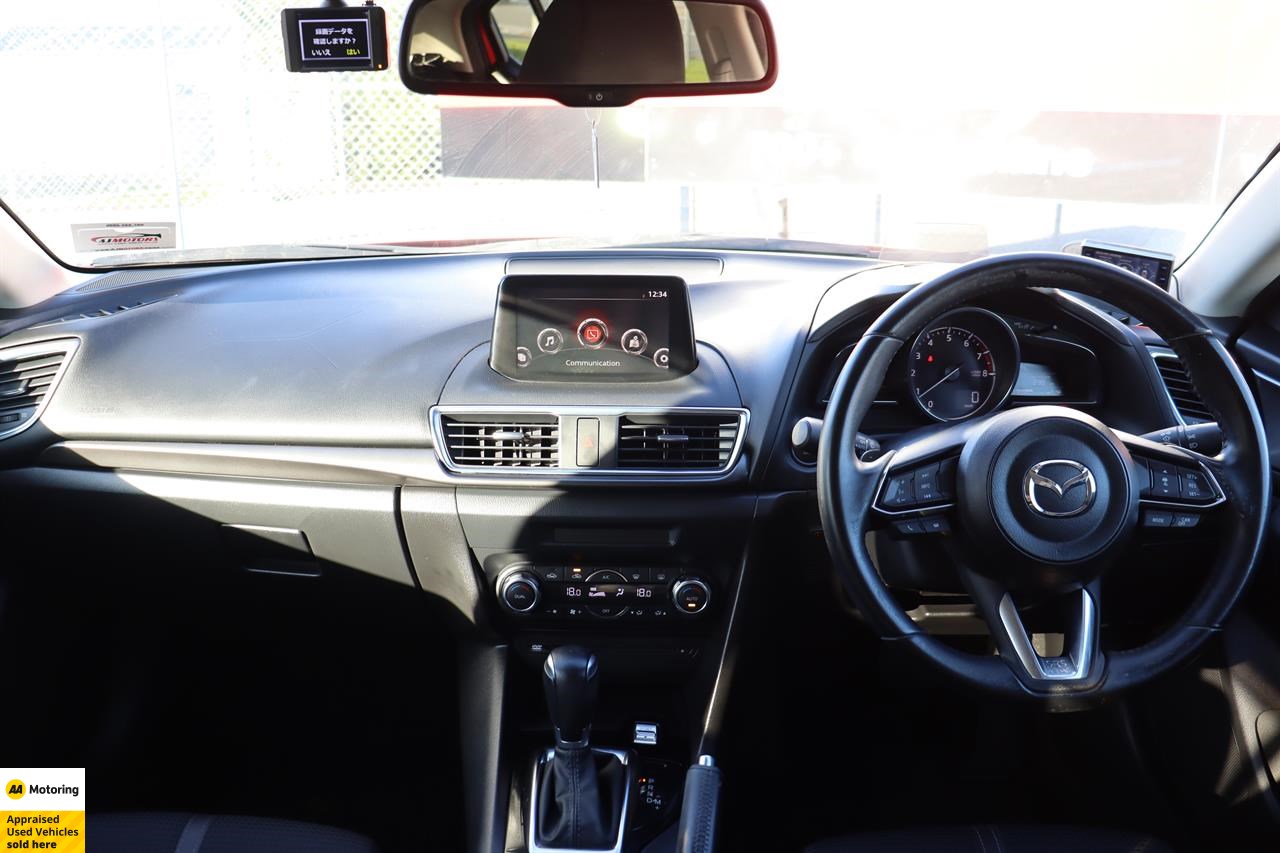 2016 Mazda Axela