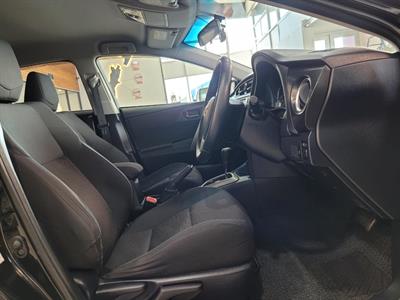 2013 Toyota Auris - Thumbnail