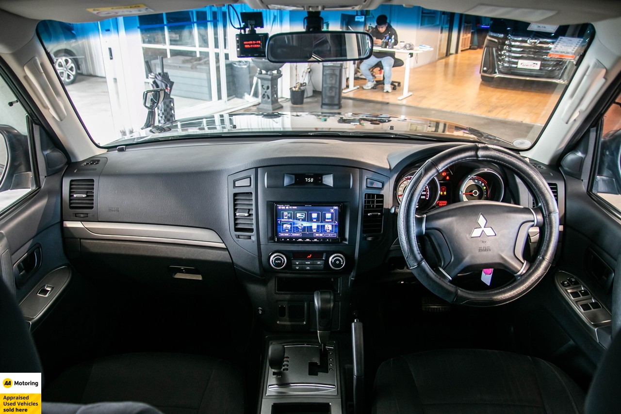 2013 Mitsubishi Pajero