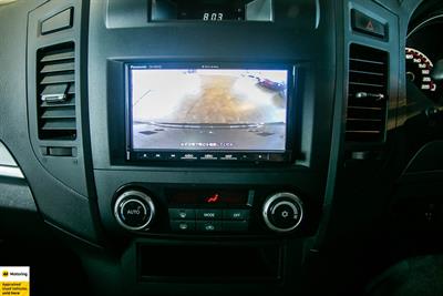 2013 Mitsubishi Pajero - Thumbnail